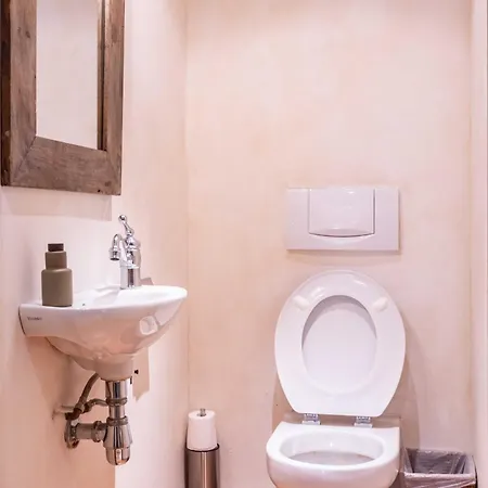 Daire Spacious 4br 10p Center