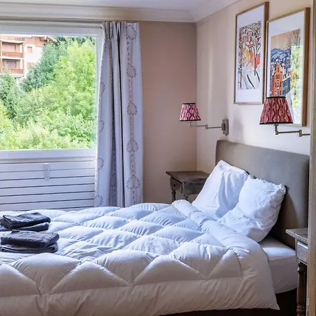 Spacious 4br 10p Center *