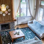 Spacious 4br 10p Center Apartment