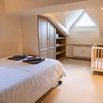 Spacious 4br 10p Center Apartment