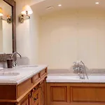 Spacious 4br 10p Center Megeve
