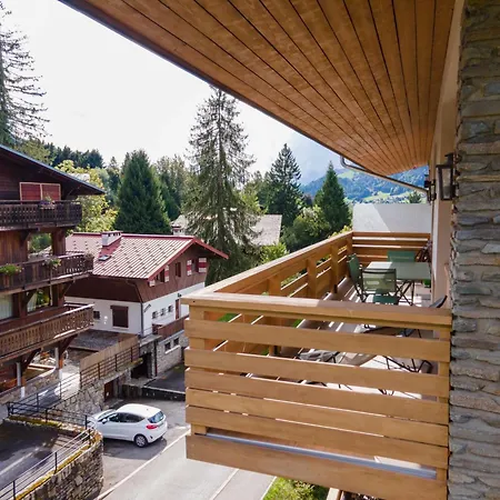 Spacious 4br 10p Center