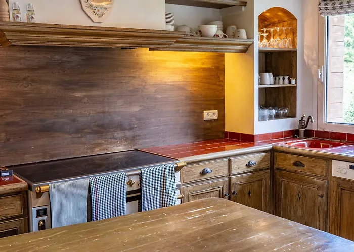 Spacious 4br 10p Center Διαμέρισμα