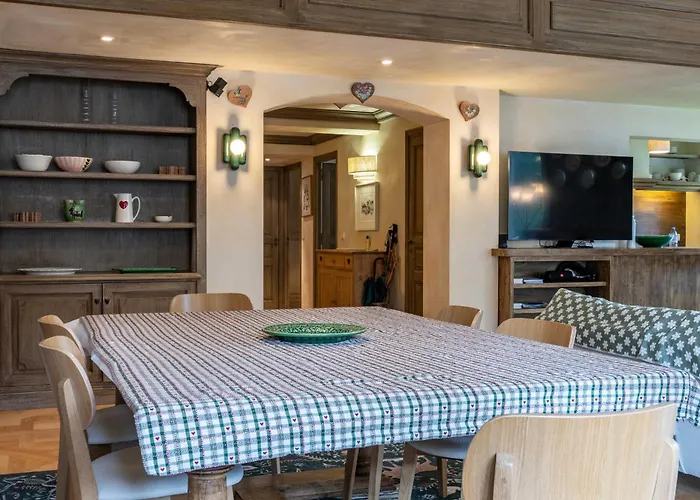 Διαμέρισμα Spacious 4br 10p Center