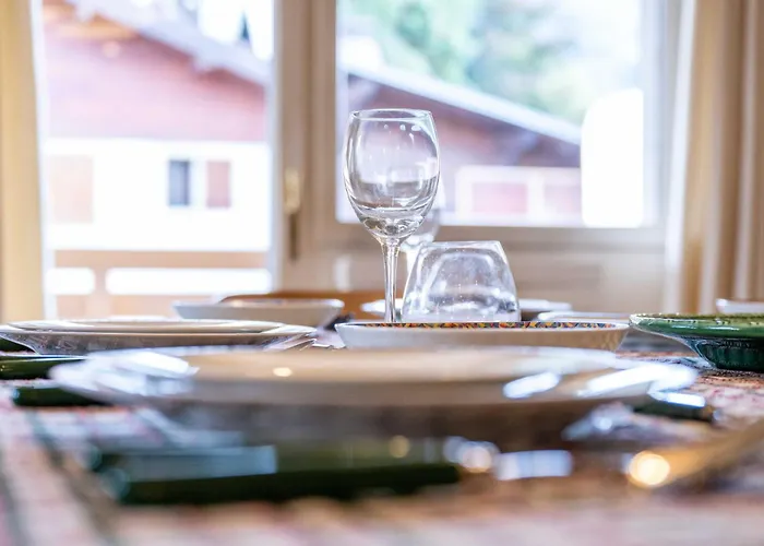 Spacious 4br 10p Center *