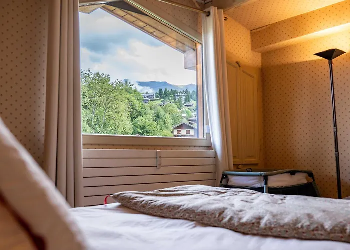 Spacious 4br 10p Center