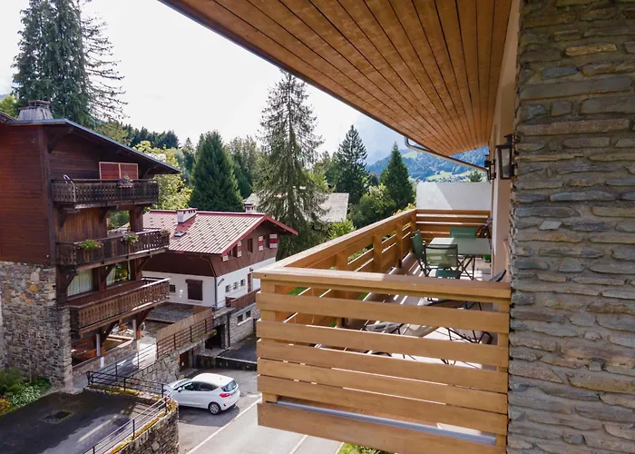 Spacious 4br 10p Center