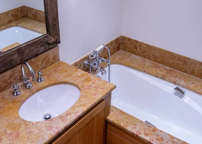 Spacious 4br 10p Center Megève